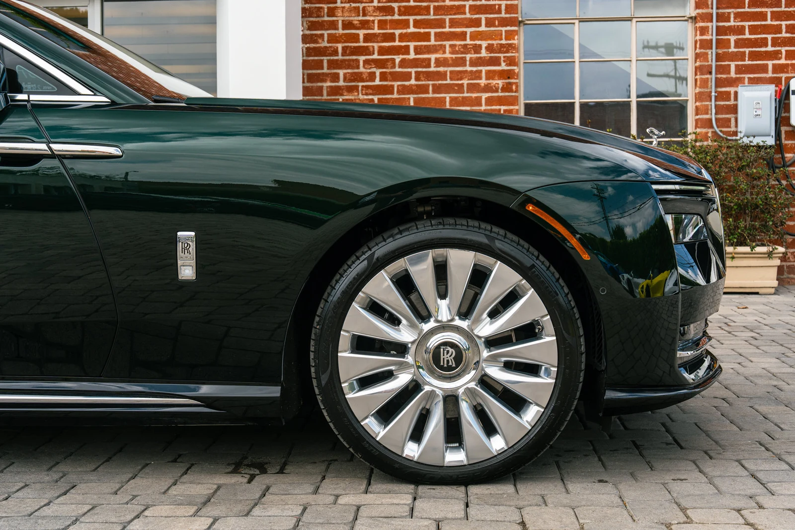 2024 Rolls-Royce Spectre for sale, exterior, Green