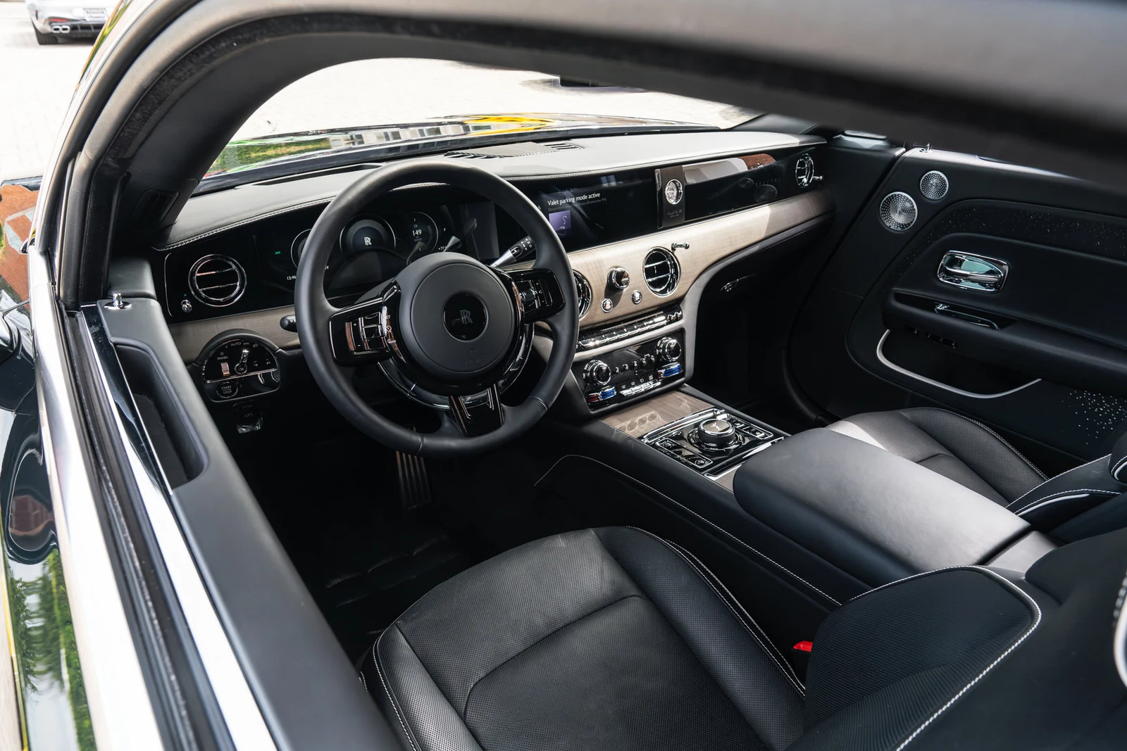 2024 Rolls-Royce Spectre interior, dashboard, Black
