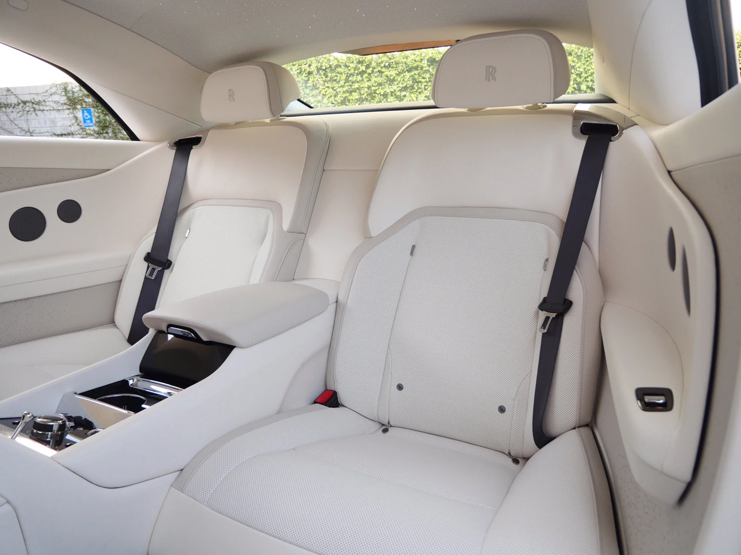 2025 Rolls-Royce Spectre interior, seats, Grace White