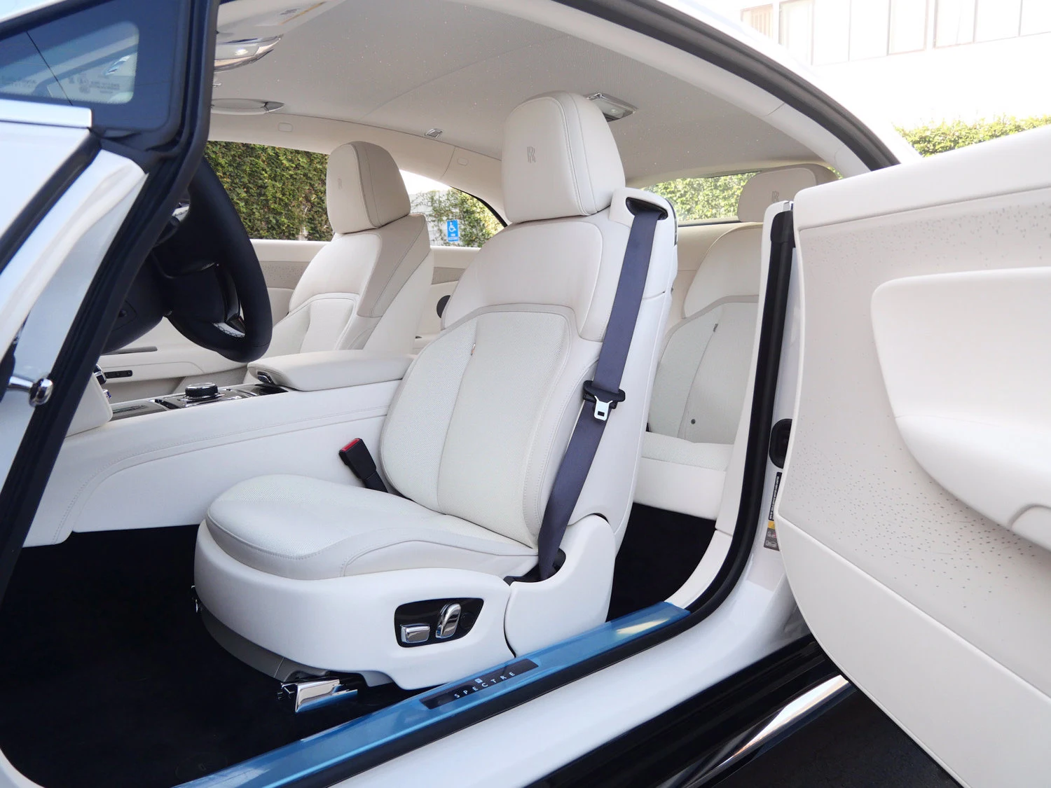 2025 Rolls-Royce Spectre interior, Grace White