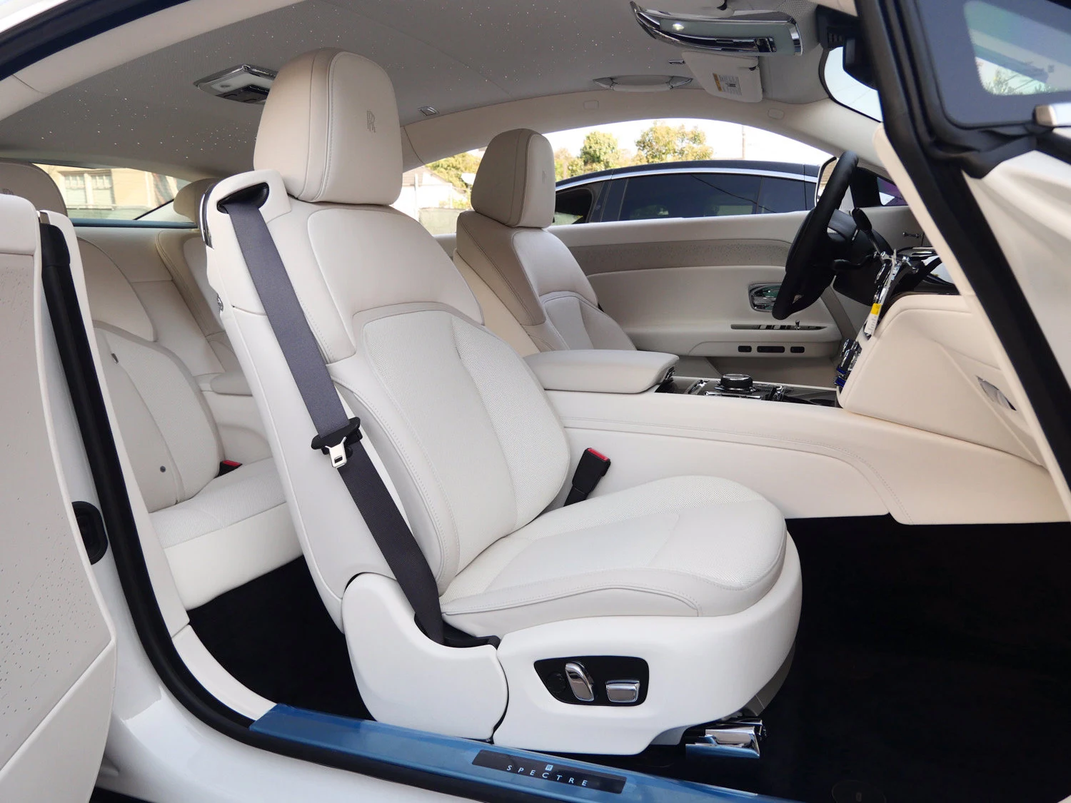 2025 Rolls-Royce Spectre interior, seats, Grace White