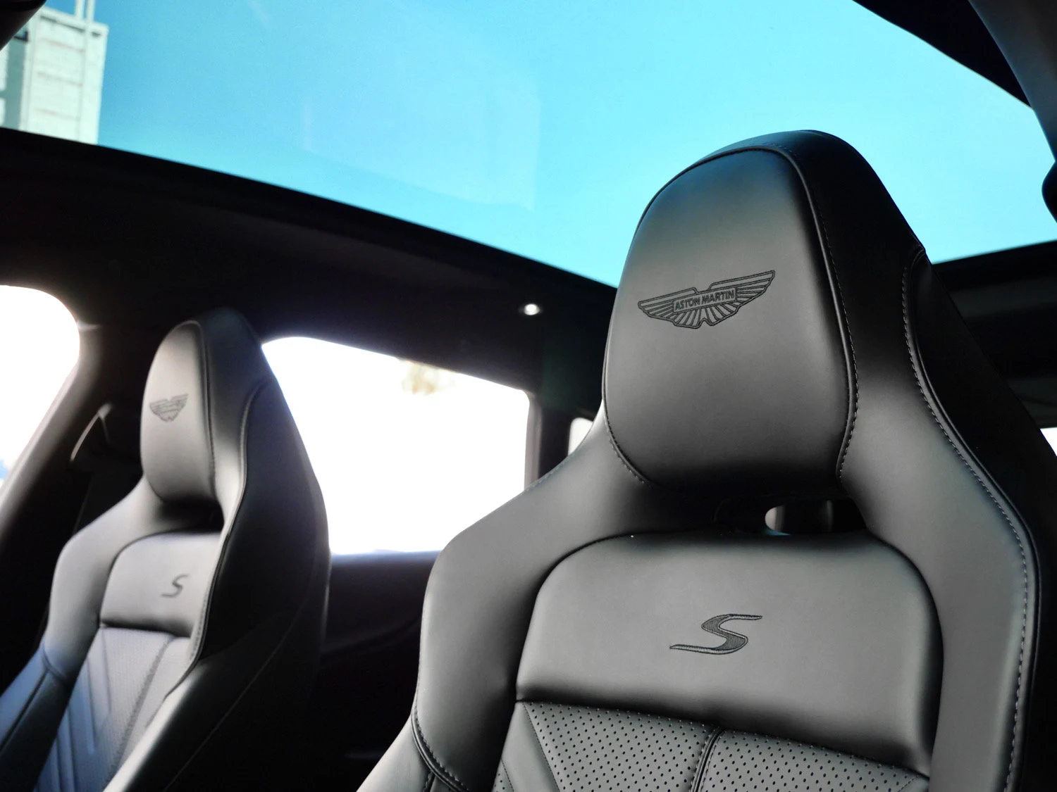 2026 Aston Martin DBX S interior, seats, Onyx Black - Semi Aniline