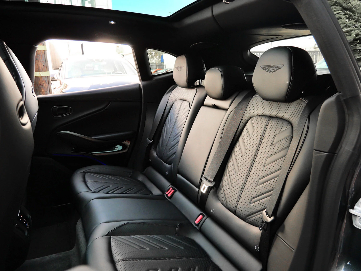 2026 Aston Martin DBX S interior, seats, Onyx Black - Semi Aniline