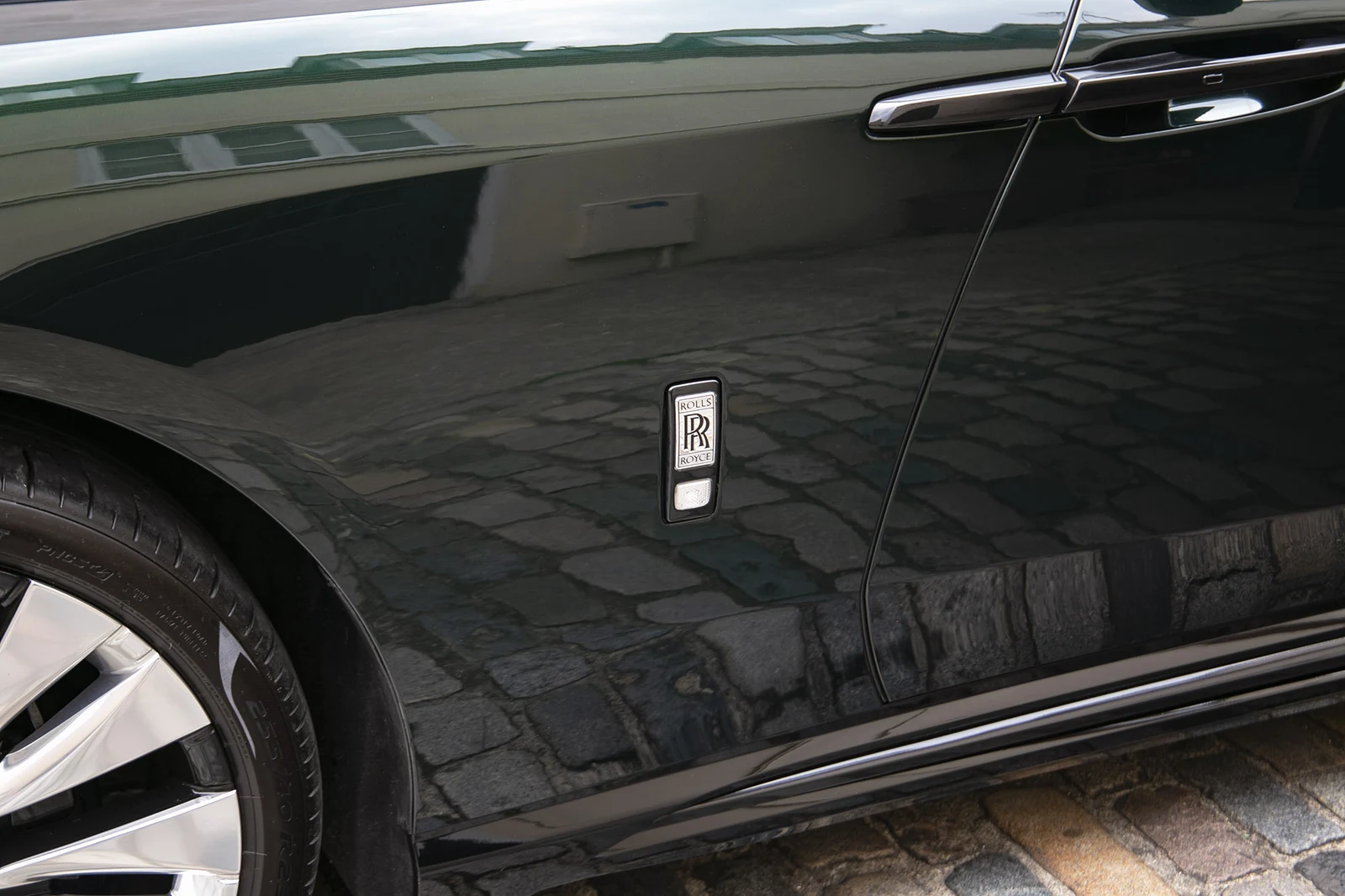 2023 Rolls-Royce Spectre, 9/10