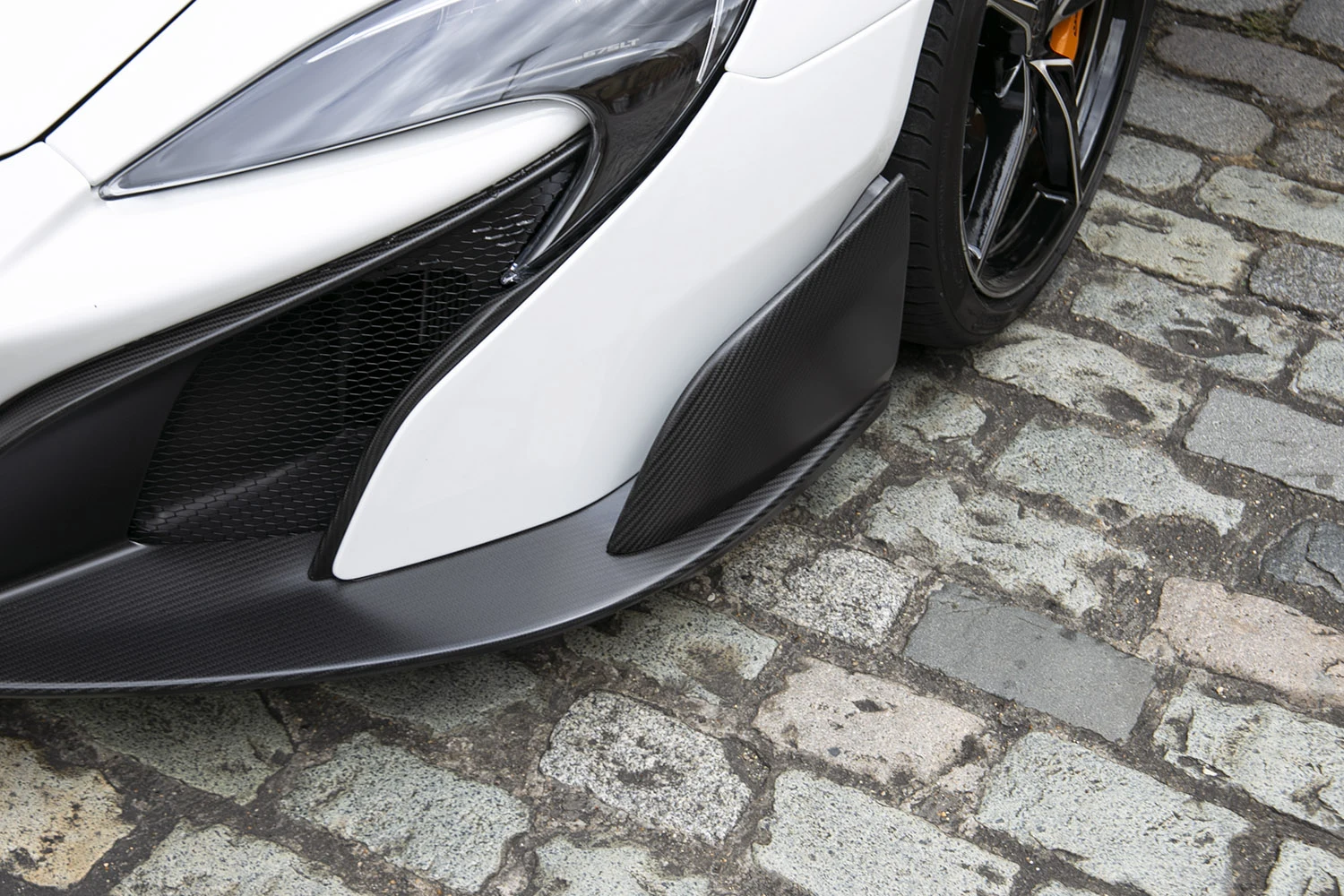 2015 McLaren 675LT, 4/10