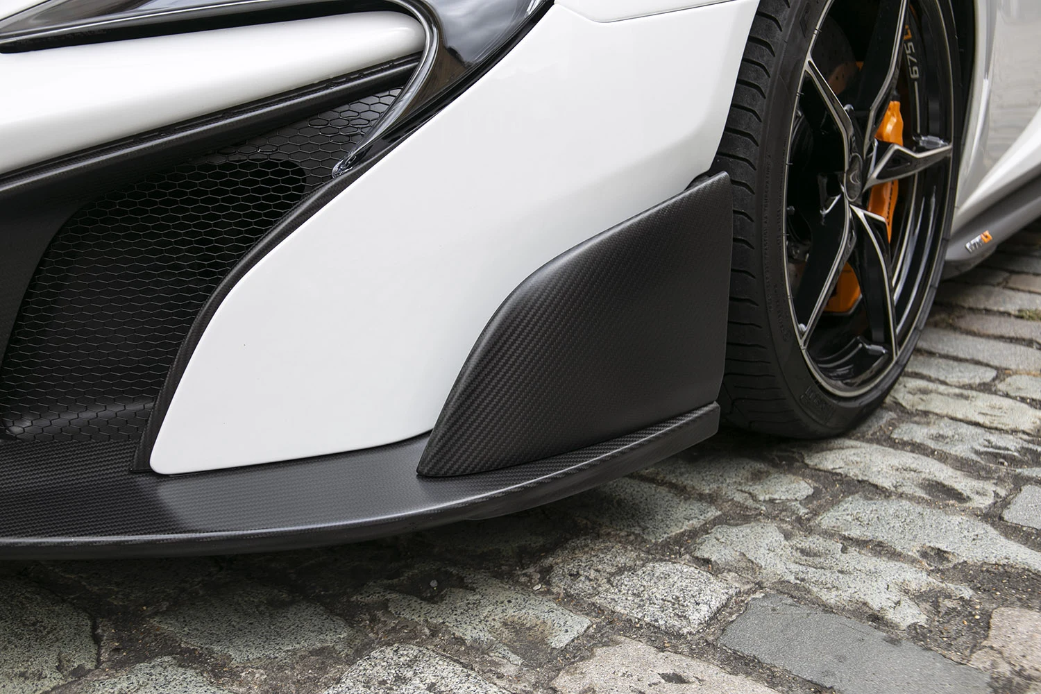 2015 McLaren 675LT, 5/10