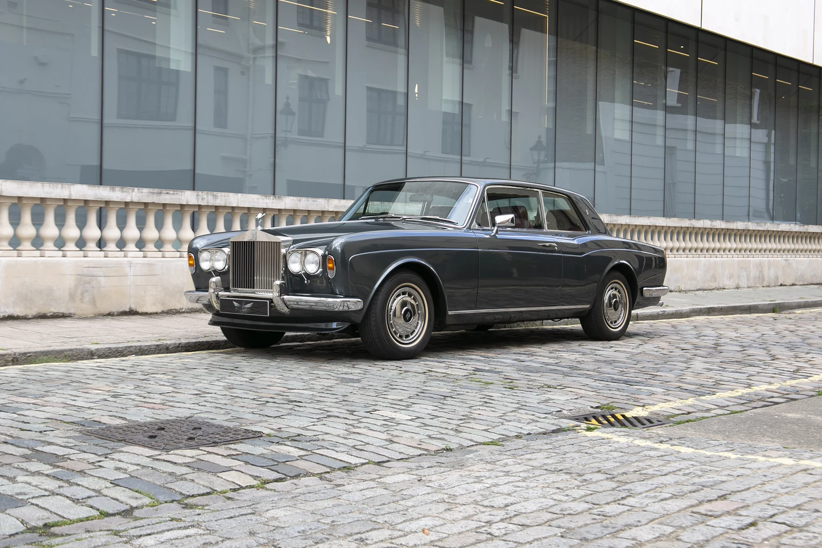 1983 Rolls-Royce Corniche Fixed Head Coupé 5000 Series, 2/10
