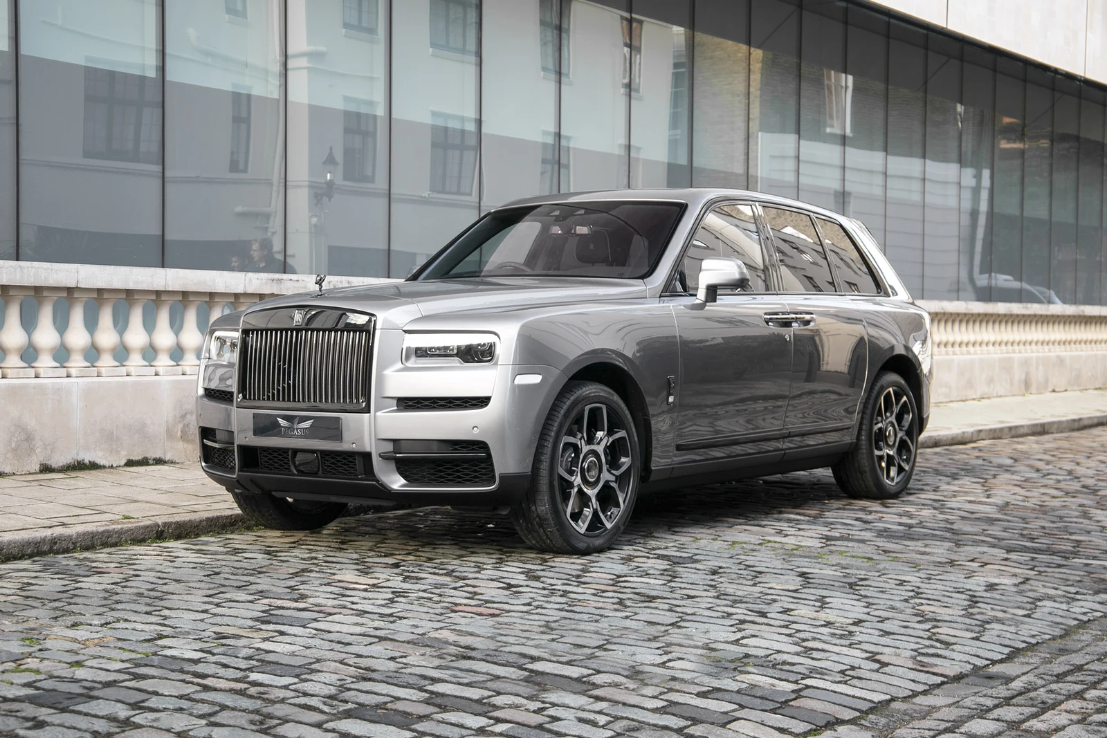 2021 Rolls-Royce Cullinan Black Badge, 2/10