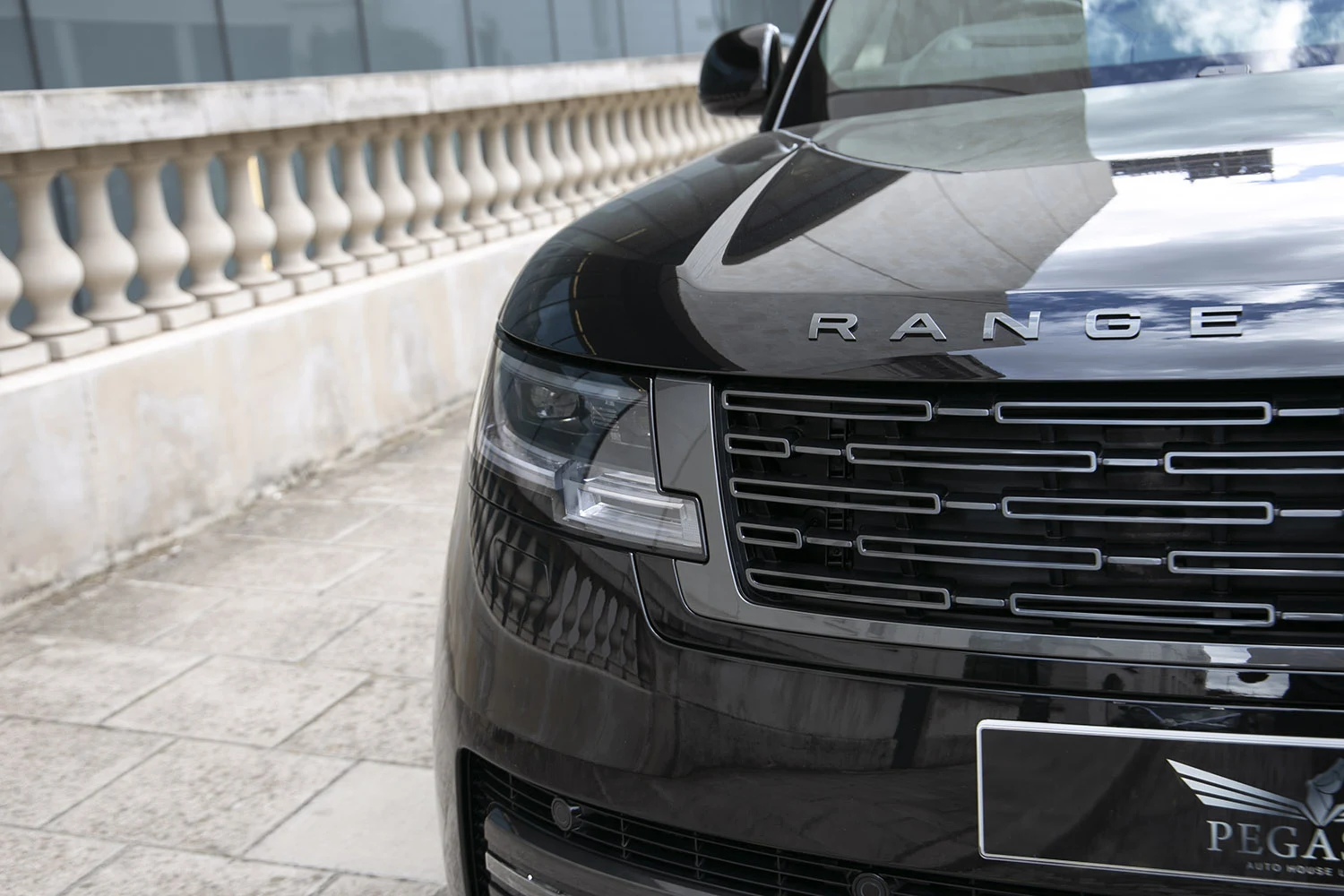 2026 Land Rover Range Rover P530 Autobiography, 3/10