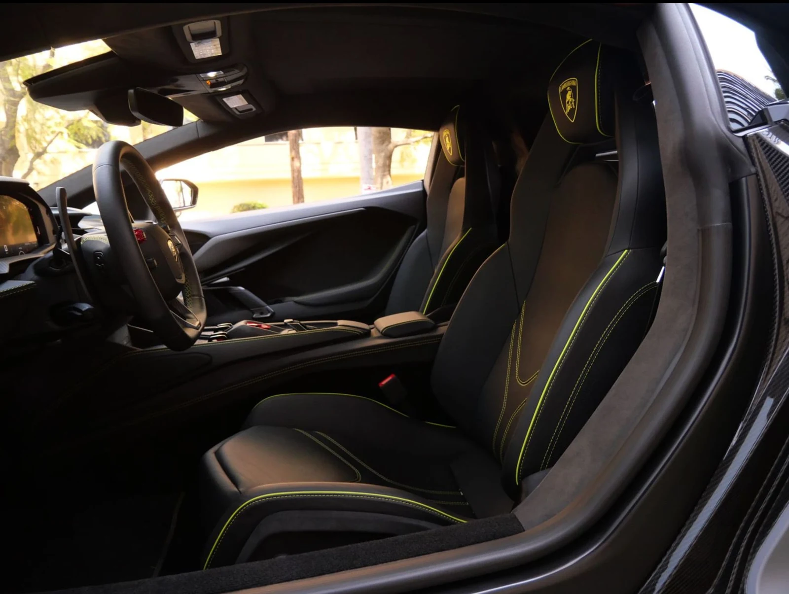 2025 Lamborghini Revuelto, 2/29