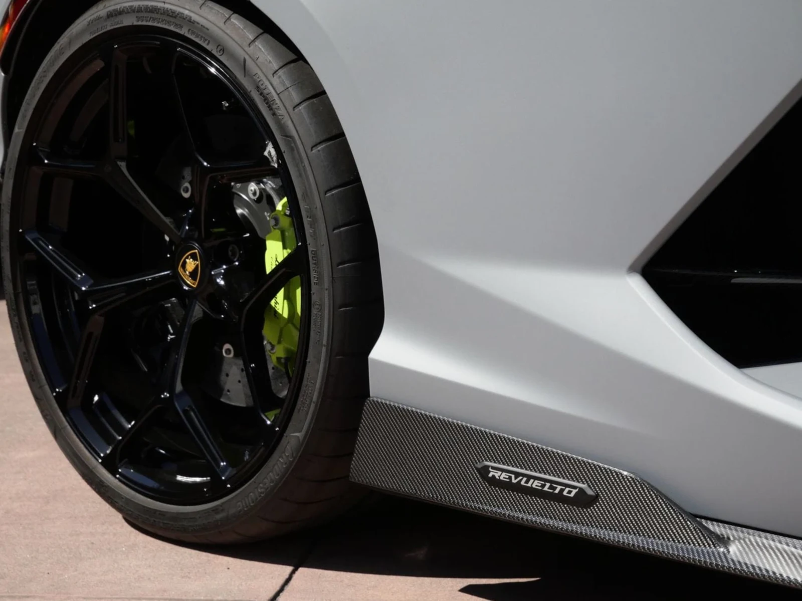 2025 Lamborghini Revuelto, 11/29