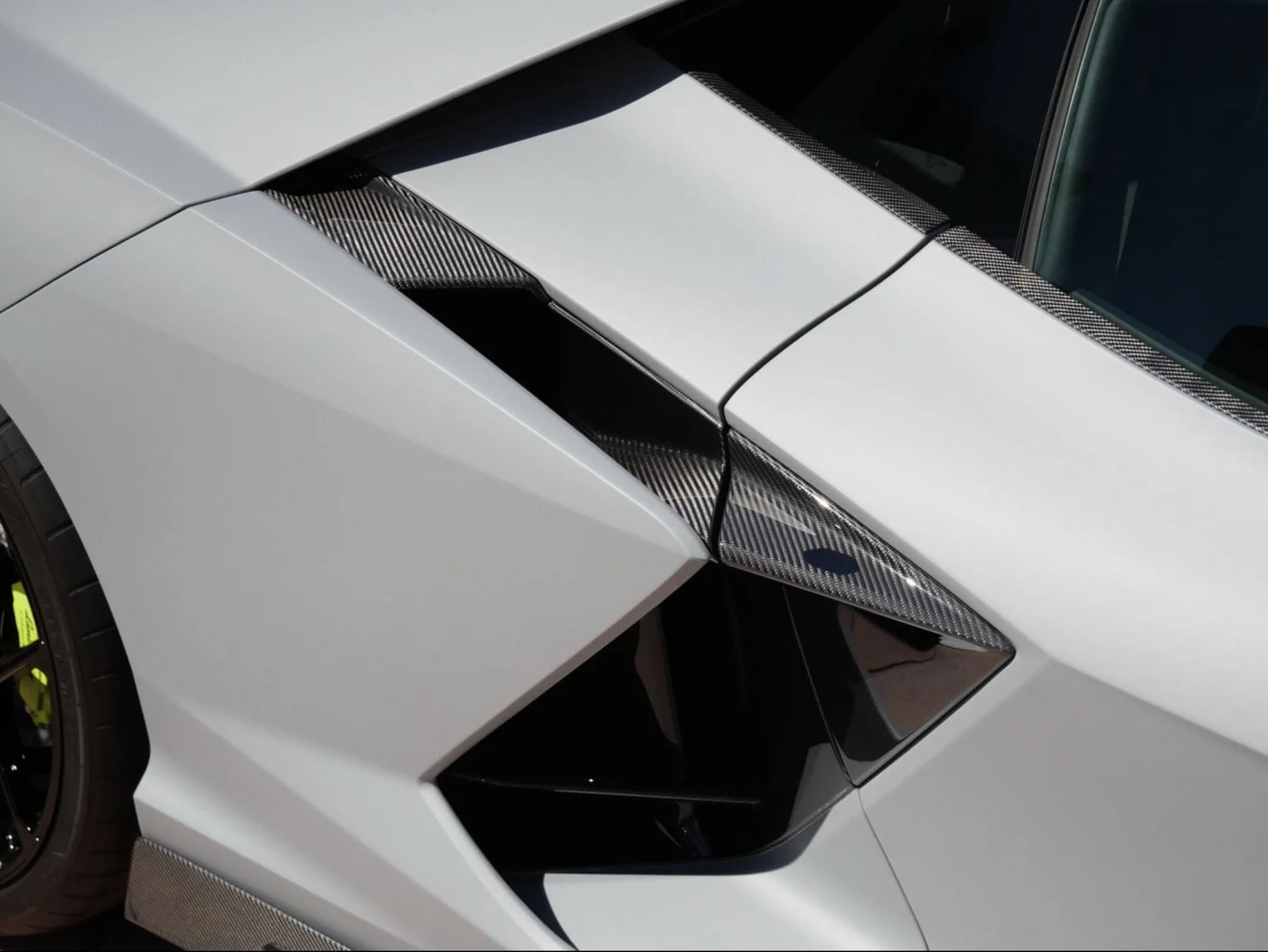 2025 Lamborghini Revuelto, 12/29