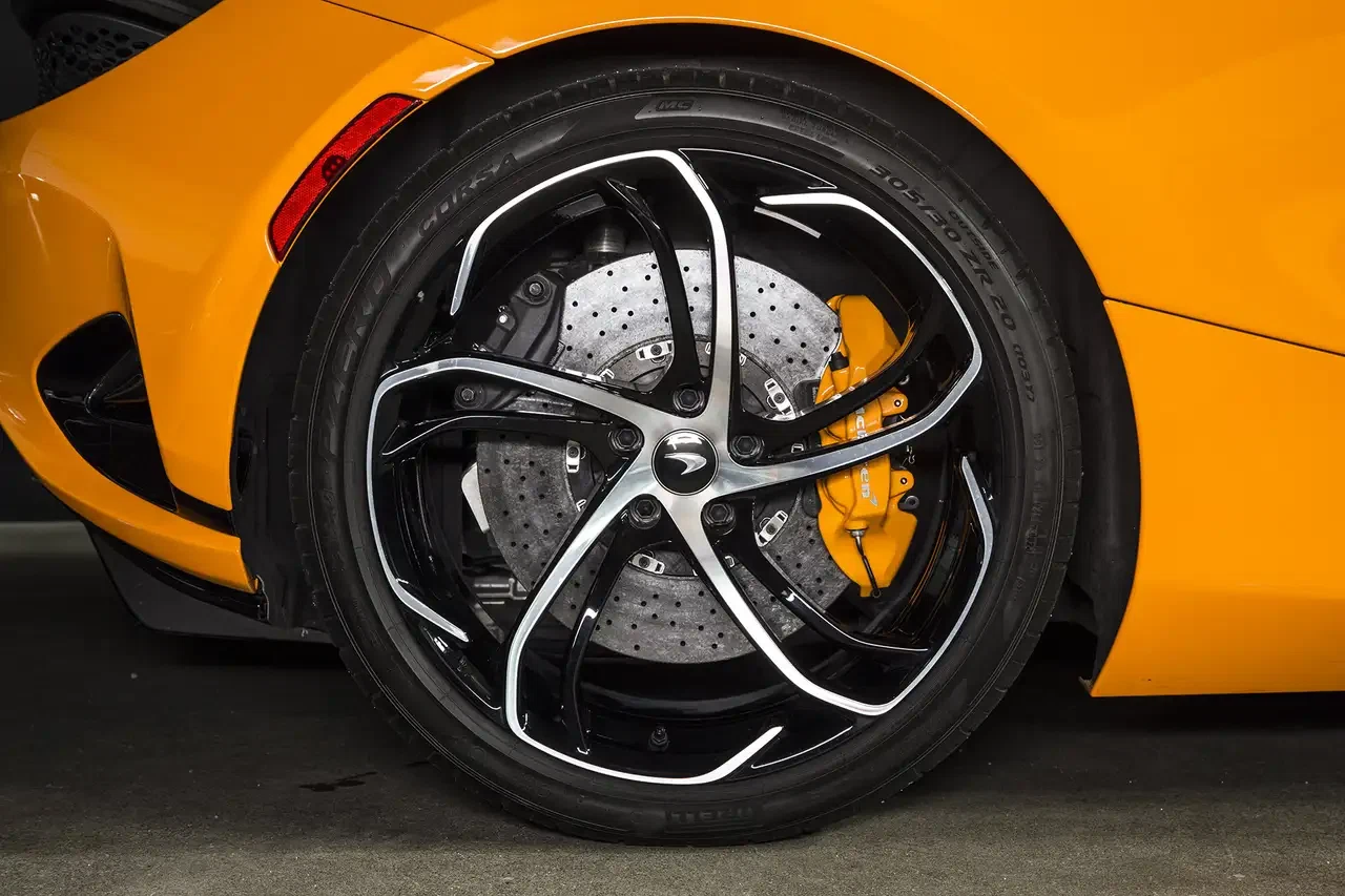 2024 McLaren 750S Spider, 12/29