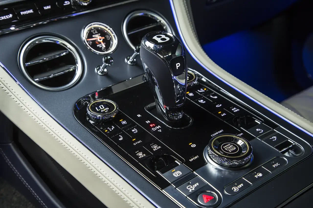 2024 Bentley Continental GT Azure (3rd Generation), 20/26