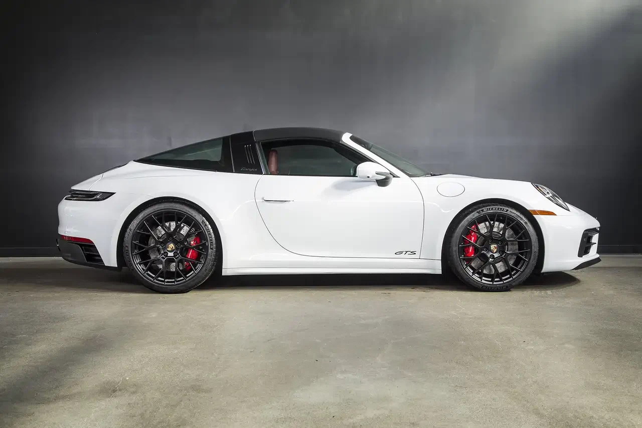 2022 Porsche 911 Targa 4 GTS (992.1), 6/25