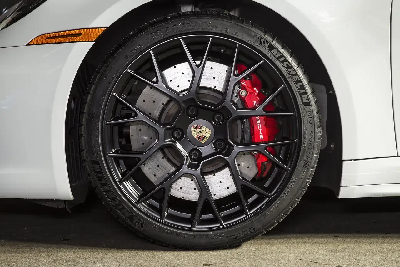 2022 Porsche 911 Targa 4 GTS (992.1), 9/25