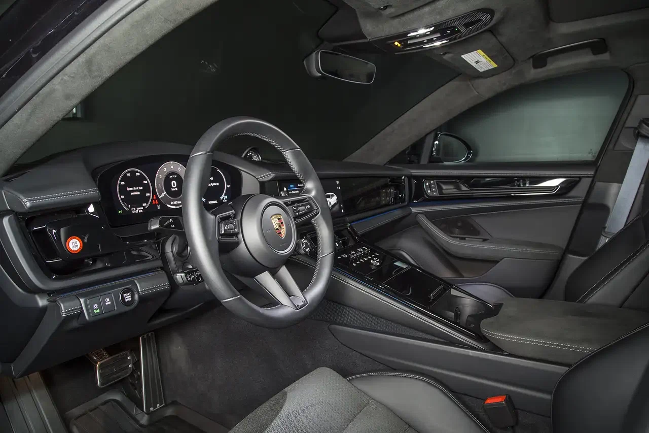 2025 Porsche Panamera GTS (3rd Generation), 13/26