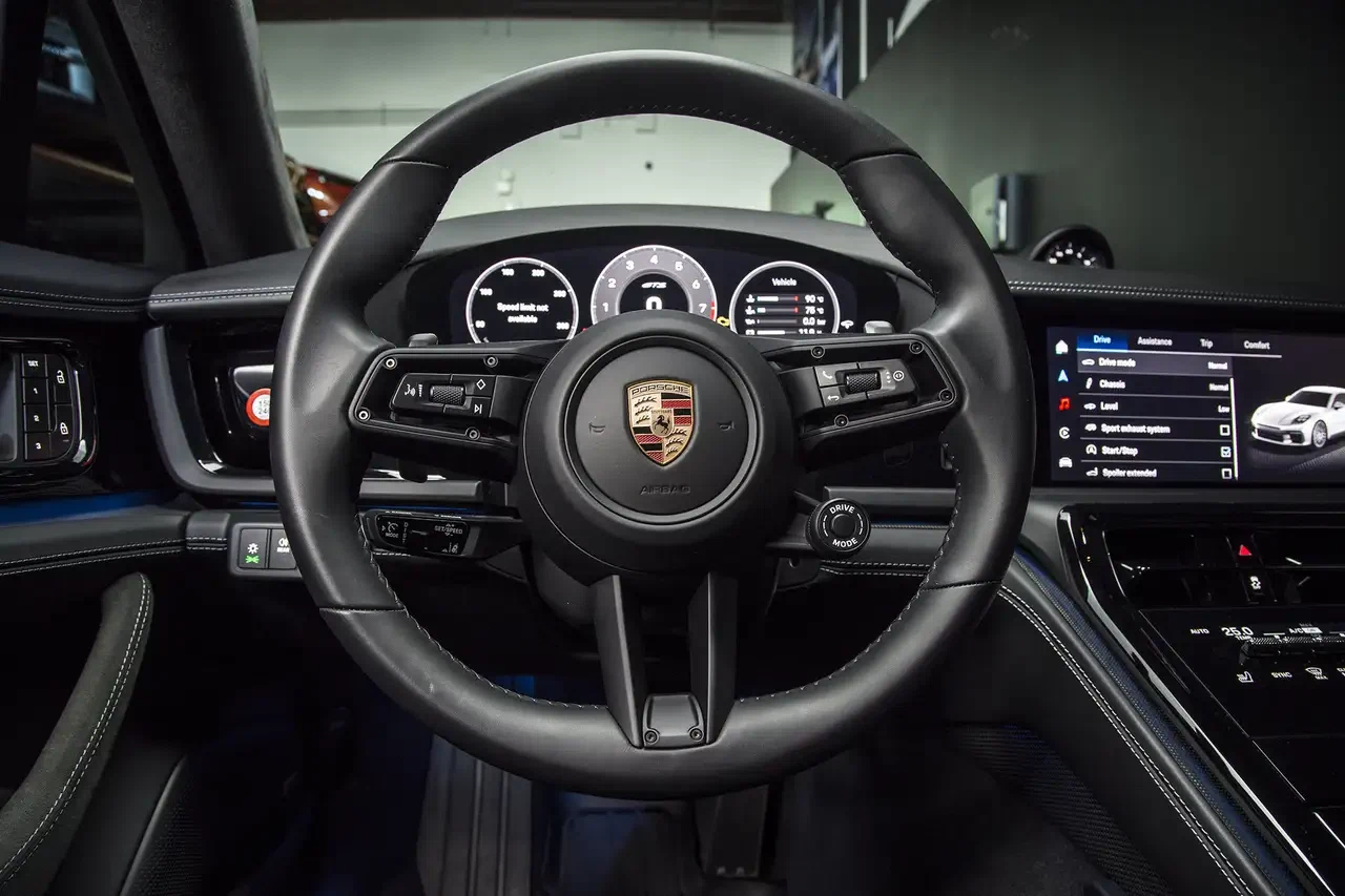 2025 Porsche Panamera GTS (3rd Generation), 19/26