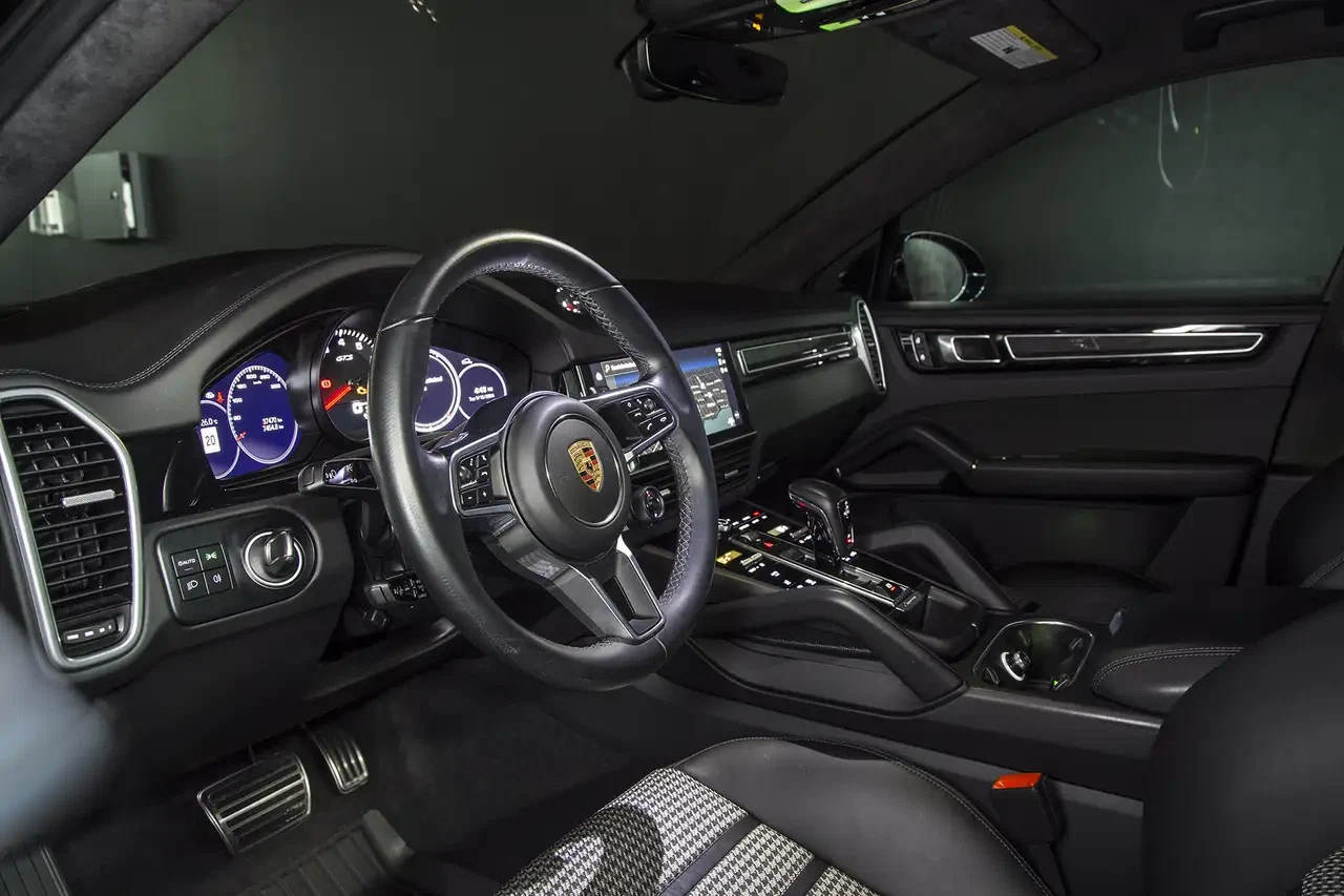 2023 Porsche Cayenne GTS Coupé (3rd Generation), 13/27