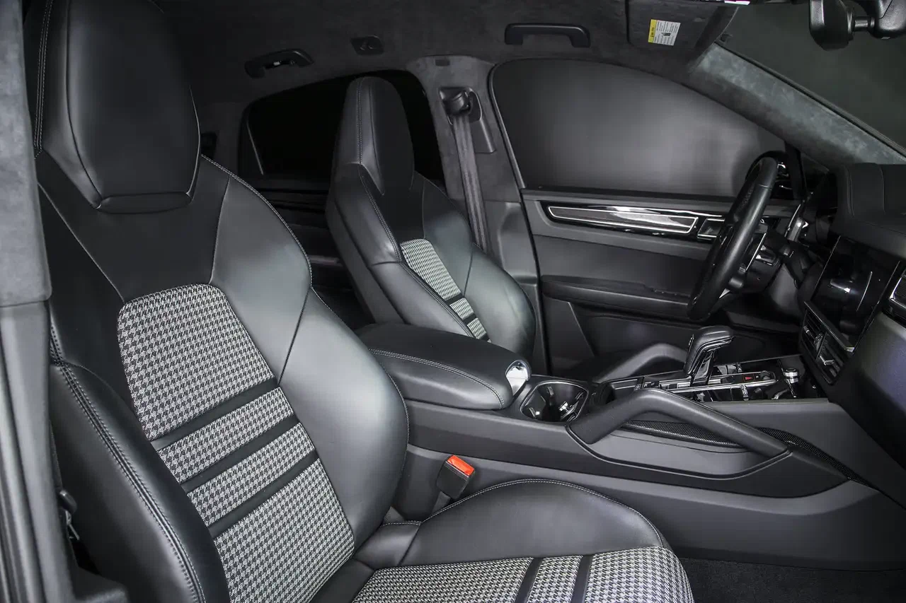 2023 Porsche Cayenne GTS Coupé (3rd Generation), 16/27