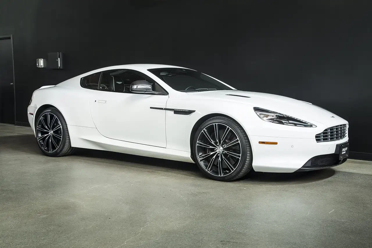2015 Aston Martin DB9 Carbon Edition, 6/27