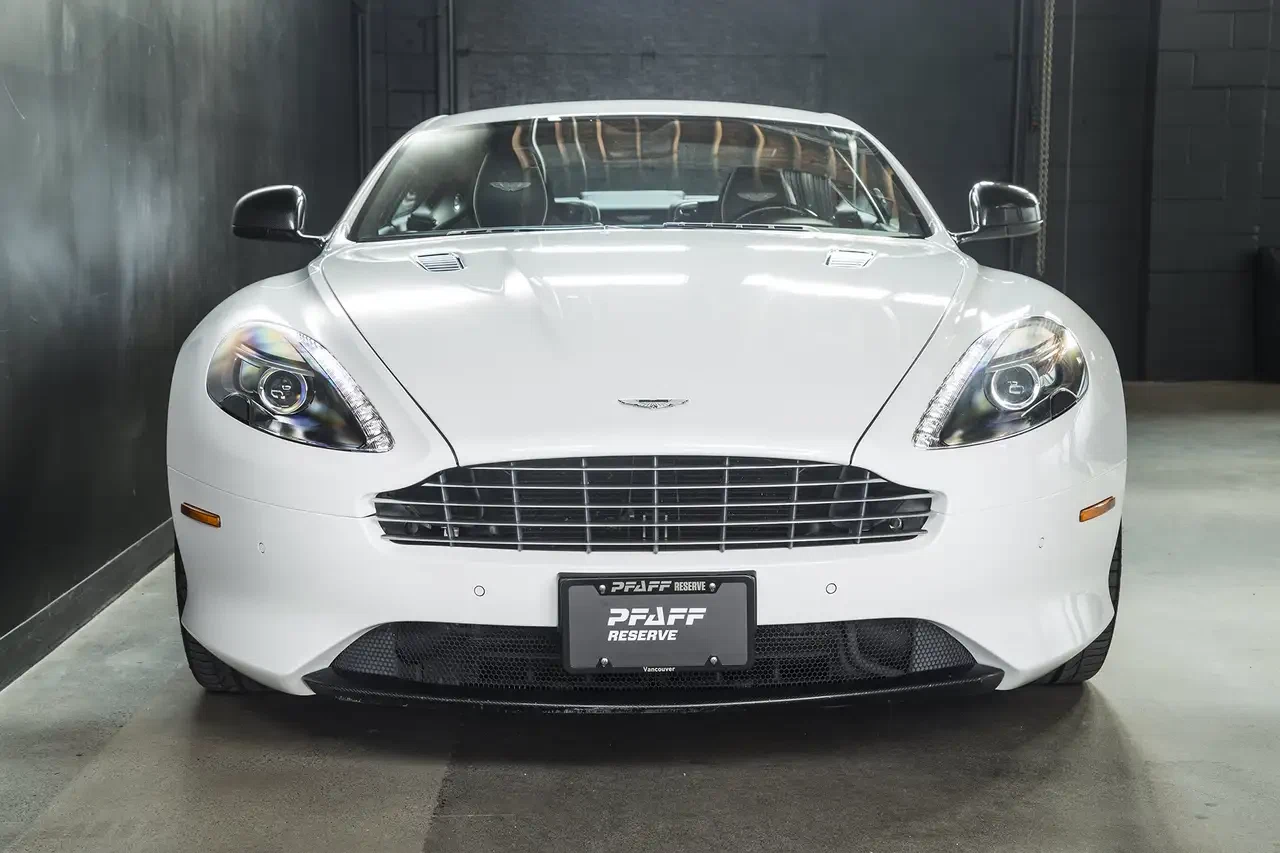 2015 Aston Martin DB9 Carbon Edition, 7/27