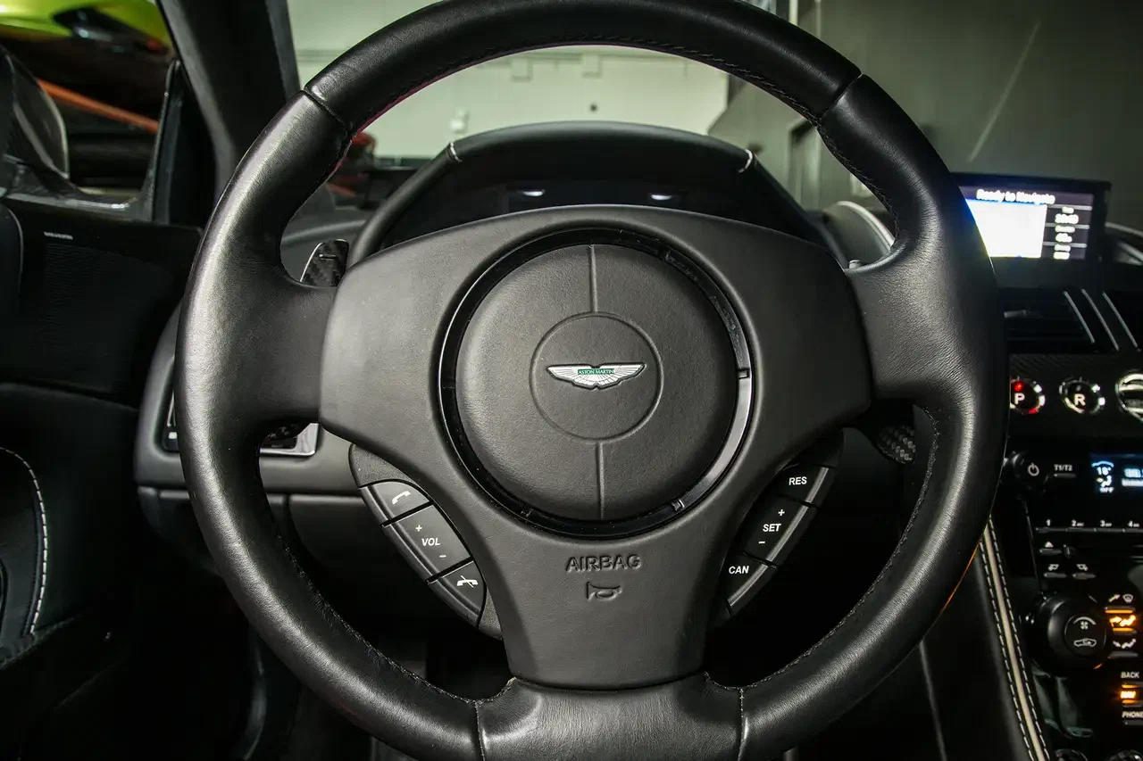 2015 Aston Martin DB9 Carbon Edition, 16/27