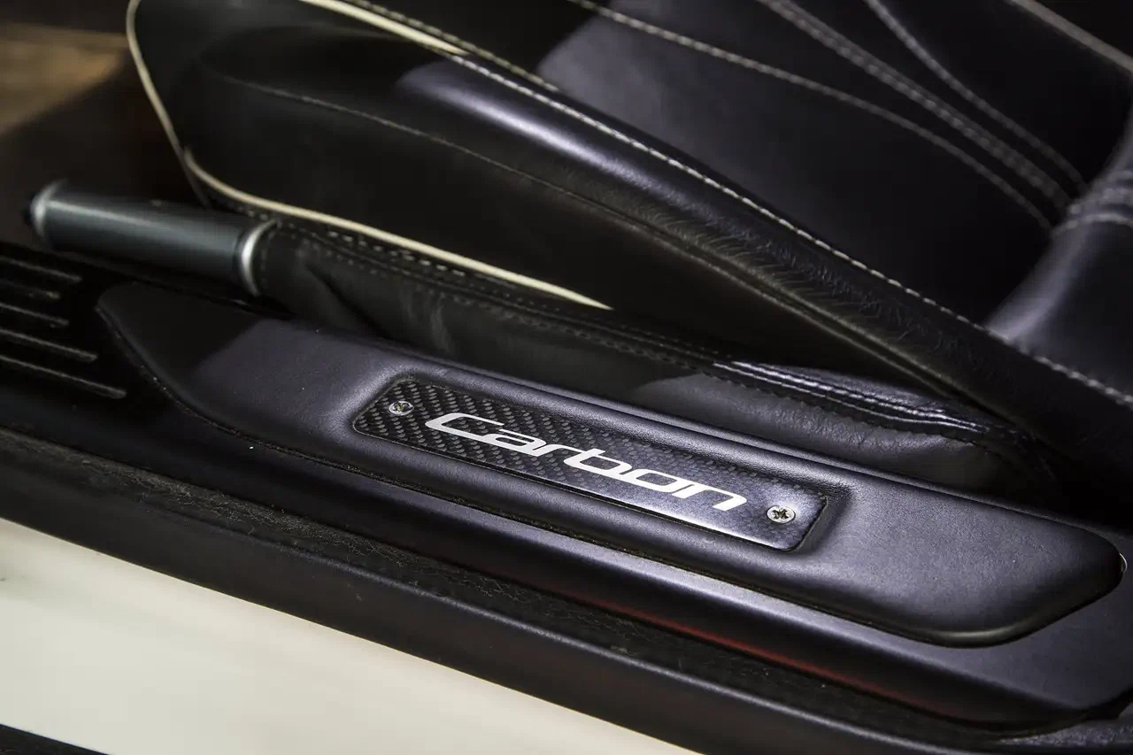 2015 Aston Martin DB9 Carbon Edition, 22/27