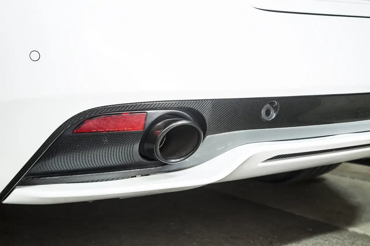 2015 Aston Martin DB9 Carbon Edition, 27/27