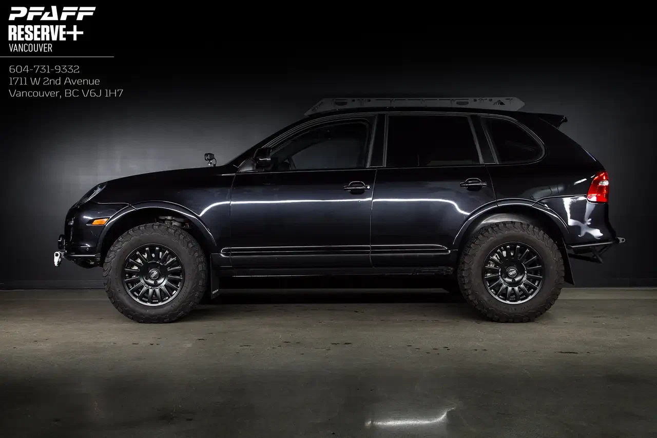 2010 Porsche Cayenne Turbo (1st Generation), 2/25