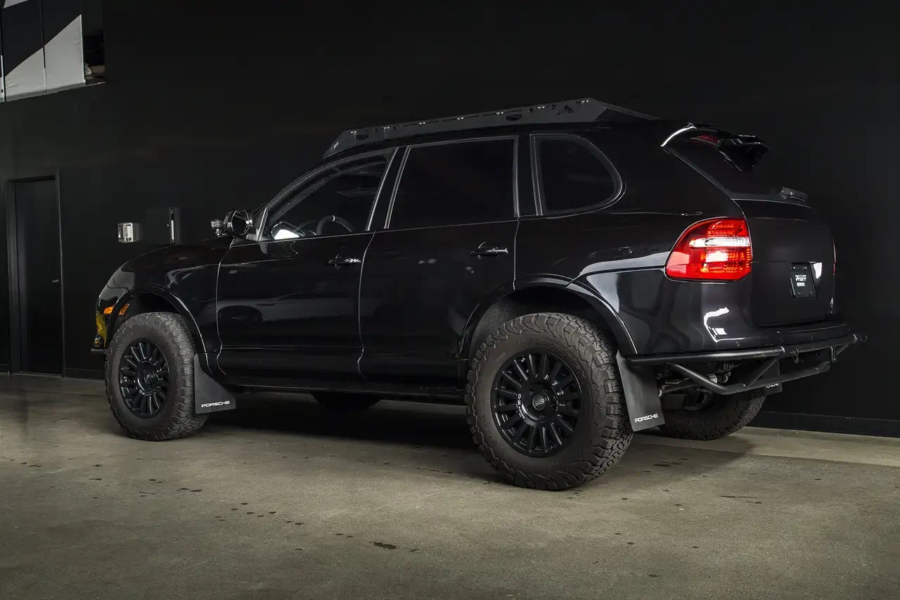 2010 Porsche Cayenne Turbo (1st Generation), 3/25