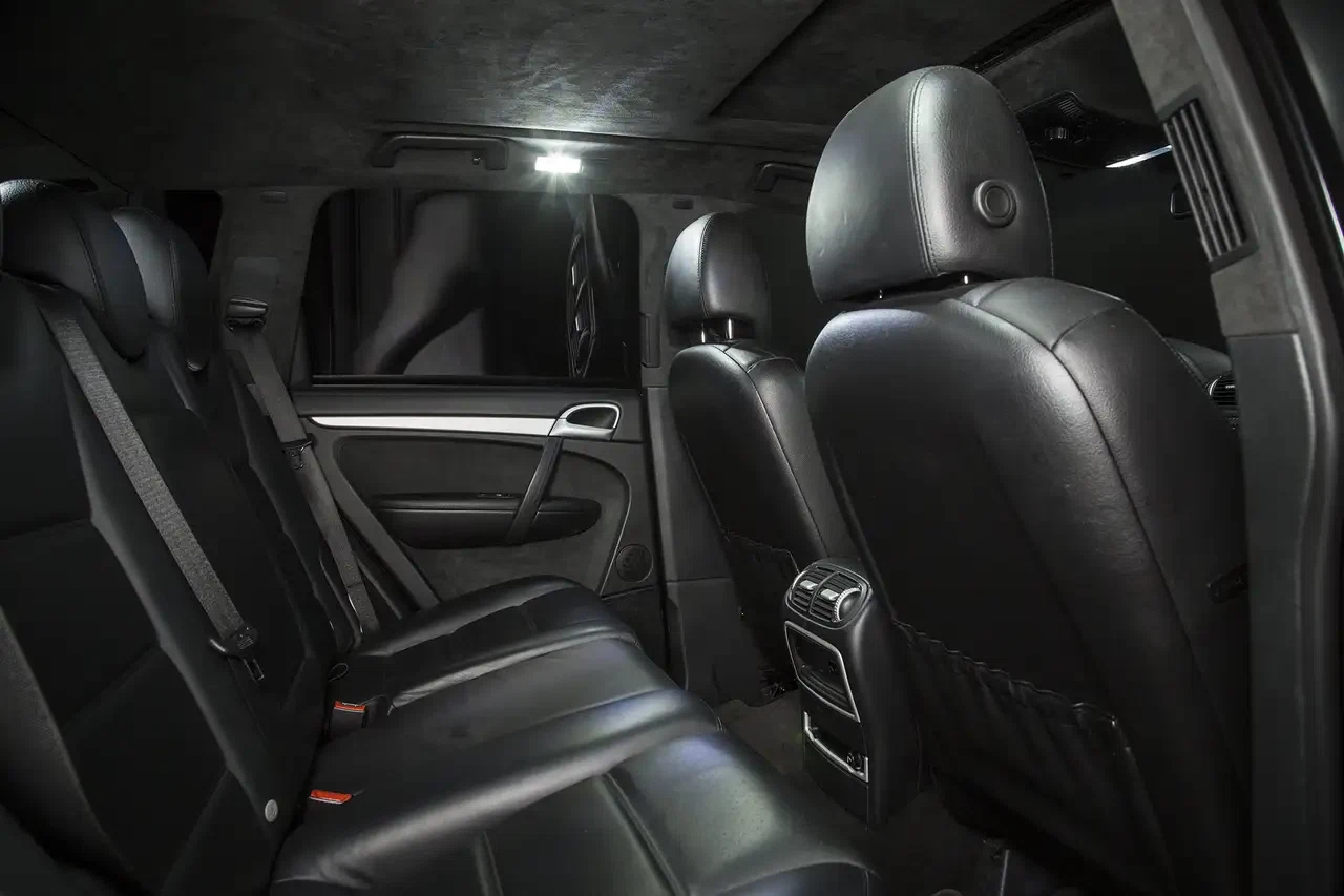 2010 Porsche Cayenne Turbo (1st Generation), 18/25