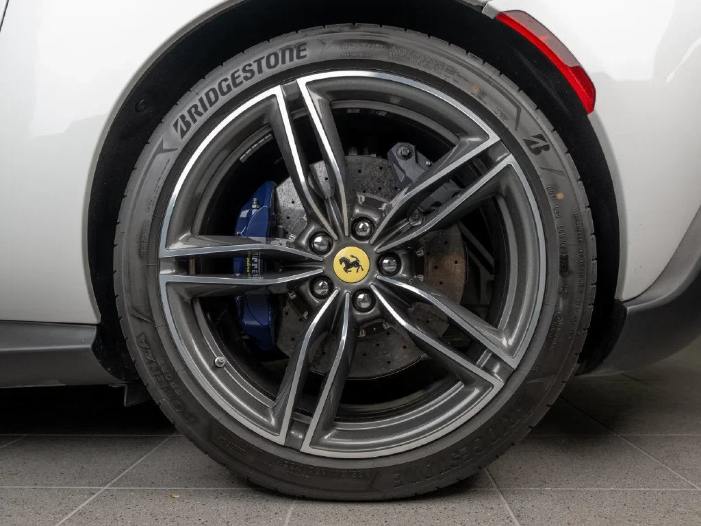 2026 Ferrari Roma Spider, 28/30