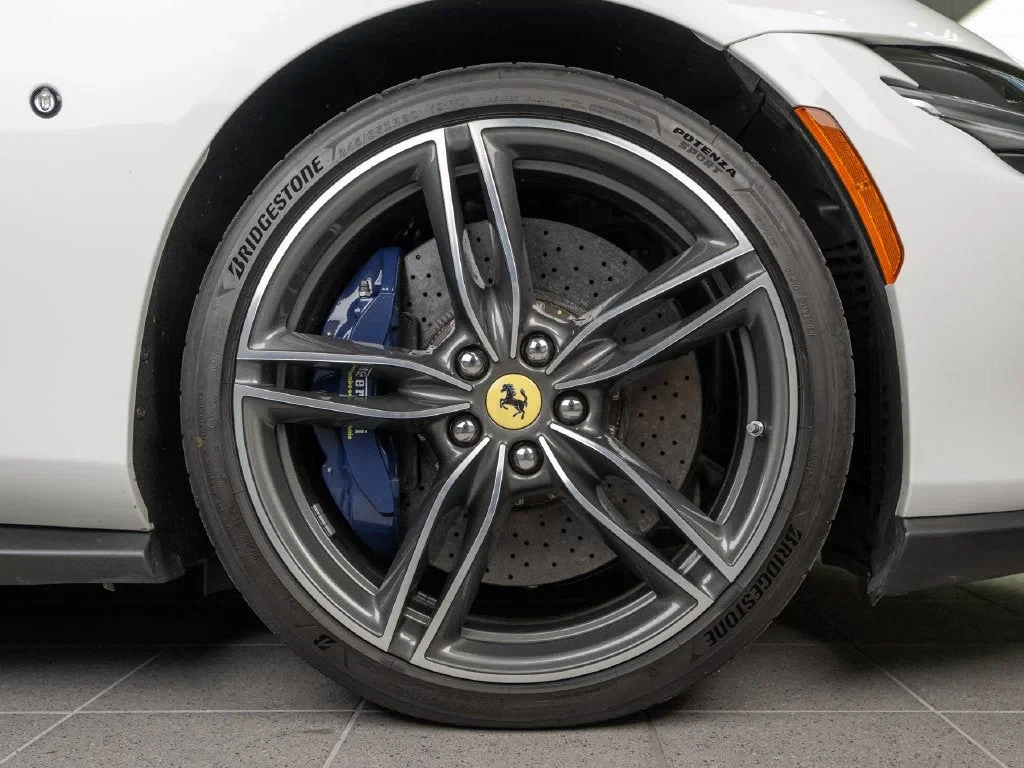 2026 Ferrari Roma Spider, 29/30