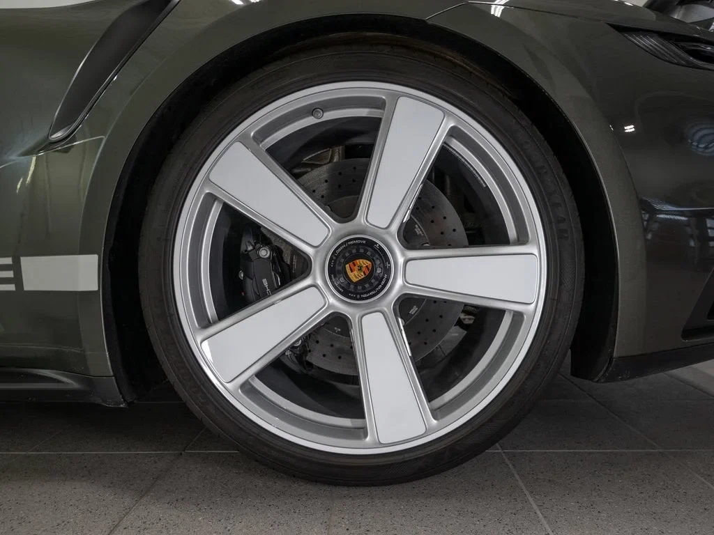 2025 Porsche 911 (992.1) Turbo 50 Years, 26/30