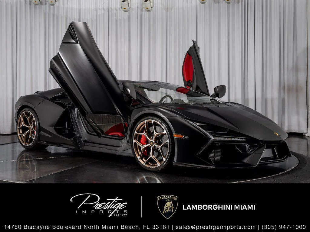 2025 Lamborghini Revuelto, 2/30