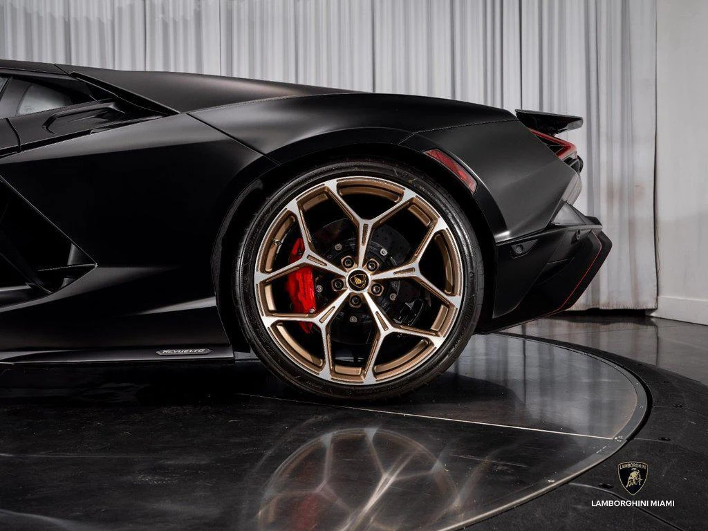 2025 Lamborghini Revuelto, 8/30