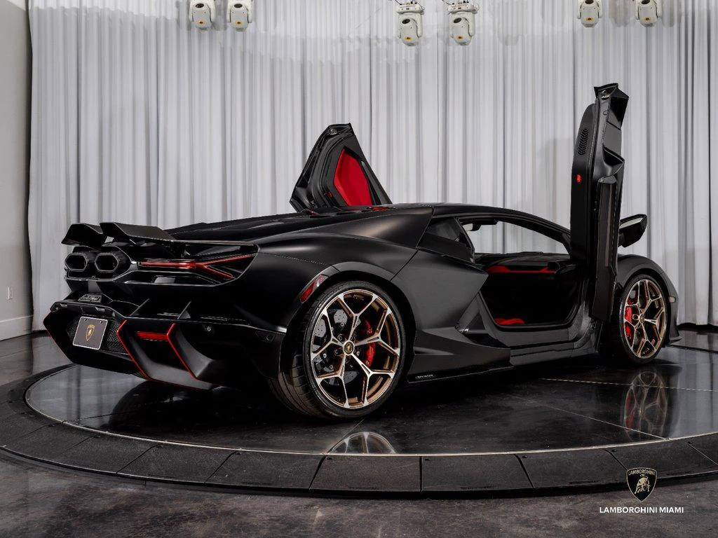 2025 Lamborghini Revuelto, 13/30