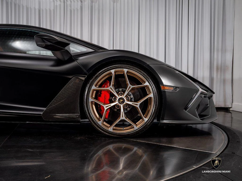 2025 Lamborghini Revuelto, 15/30