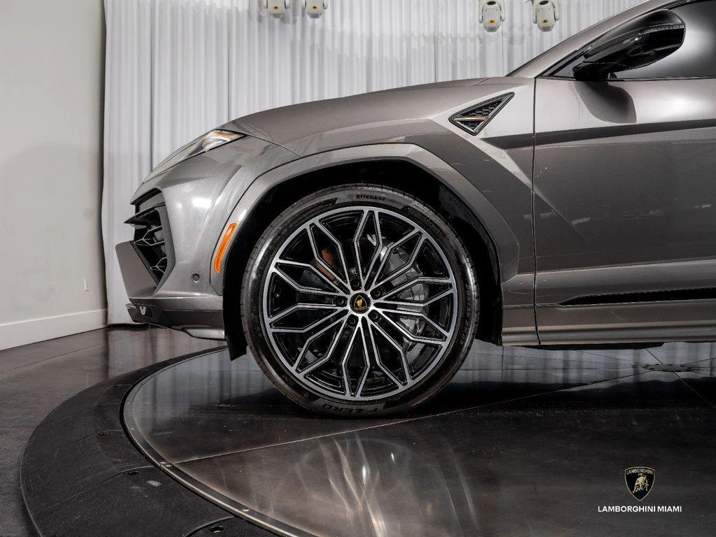 2025 Lamborghini Urus SE, 4/30