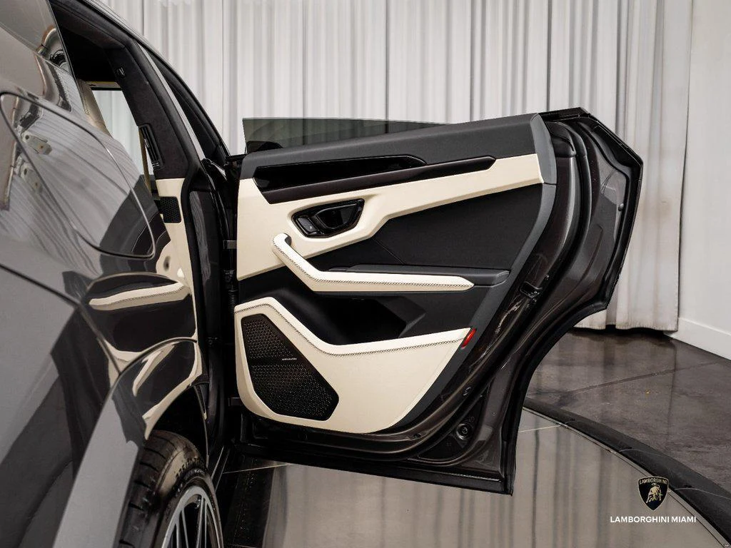 2025 Lamborghini Urus SE, 27/30