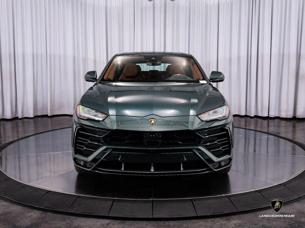 2021 Lamborghini Urus, 2/30
