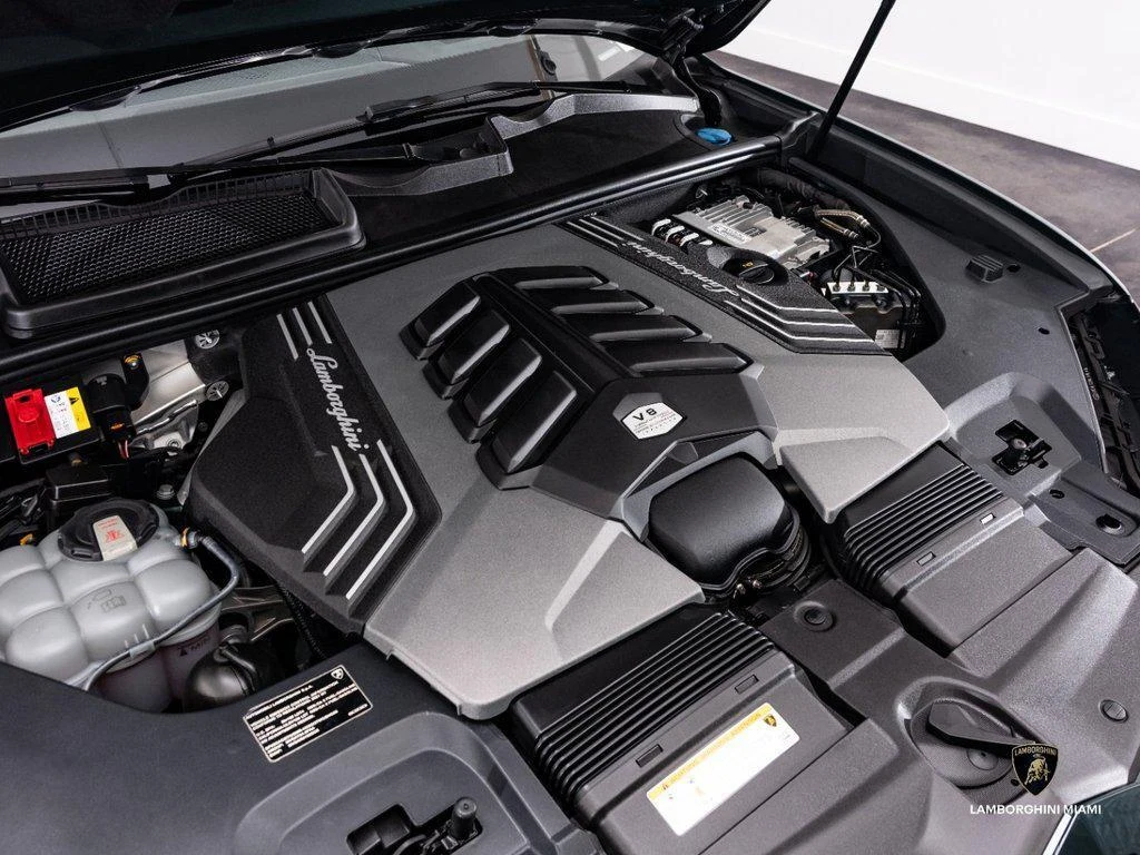 2021 Lamborghini Urus, 3/30