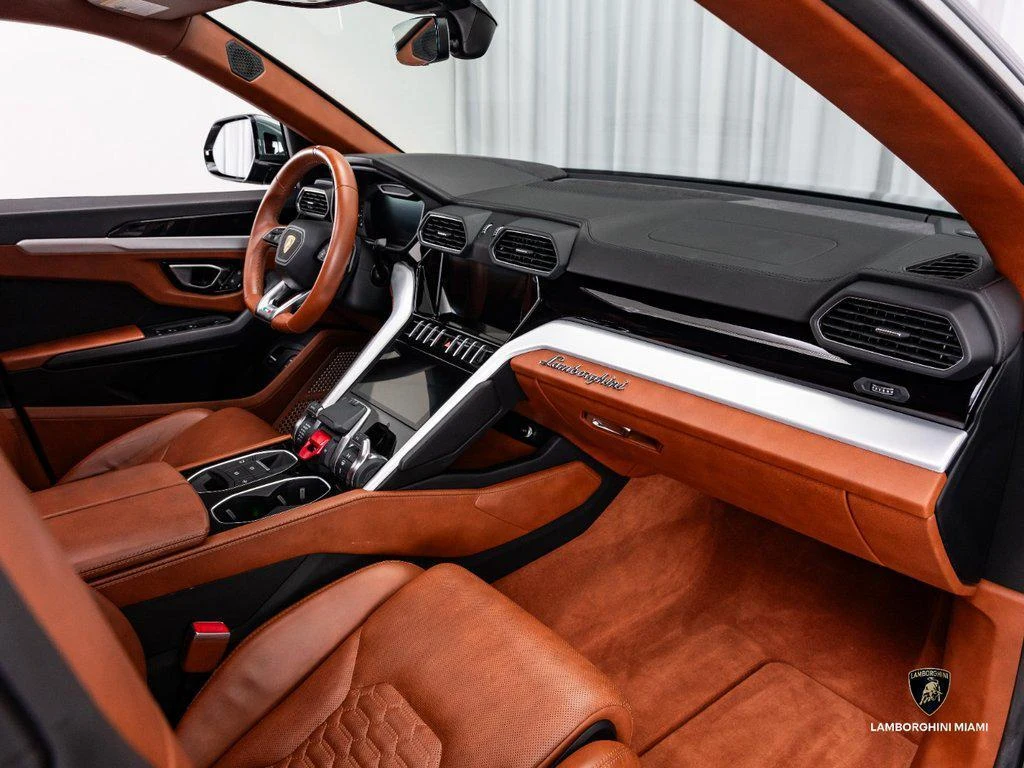 2021 Lamborghini Urus, 23/30