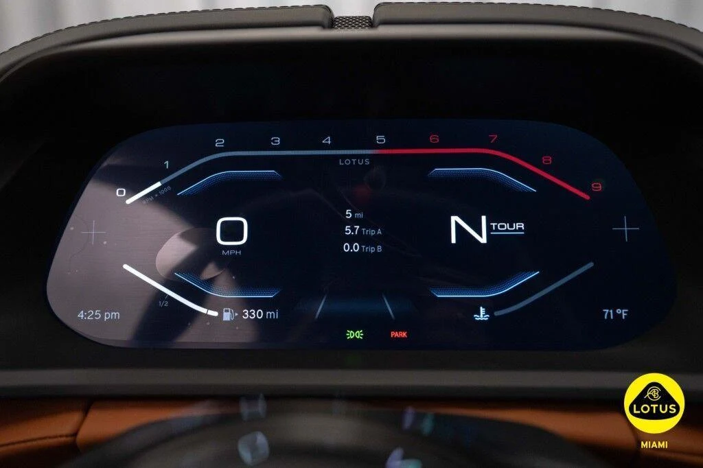 2026 Lotus Emira V6 SE, 28/30