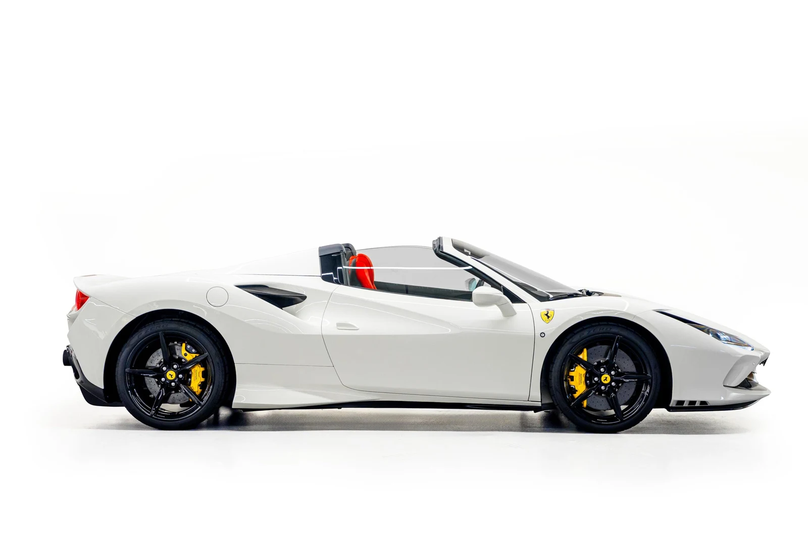 2021 Ferrari F8 Spider, 4/10