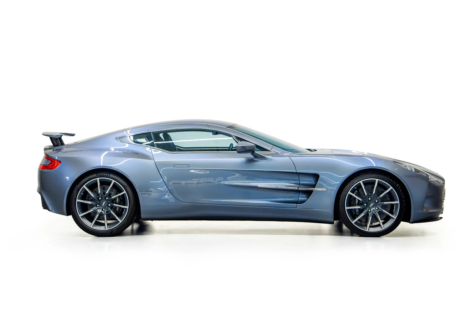 2011 Aston Martin One-77, 4/10
