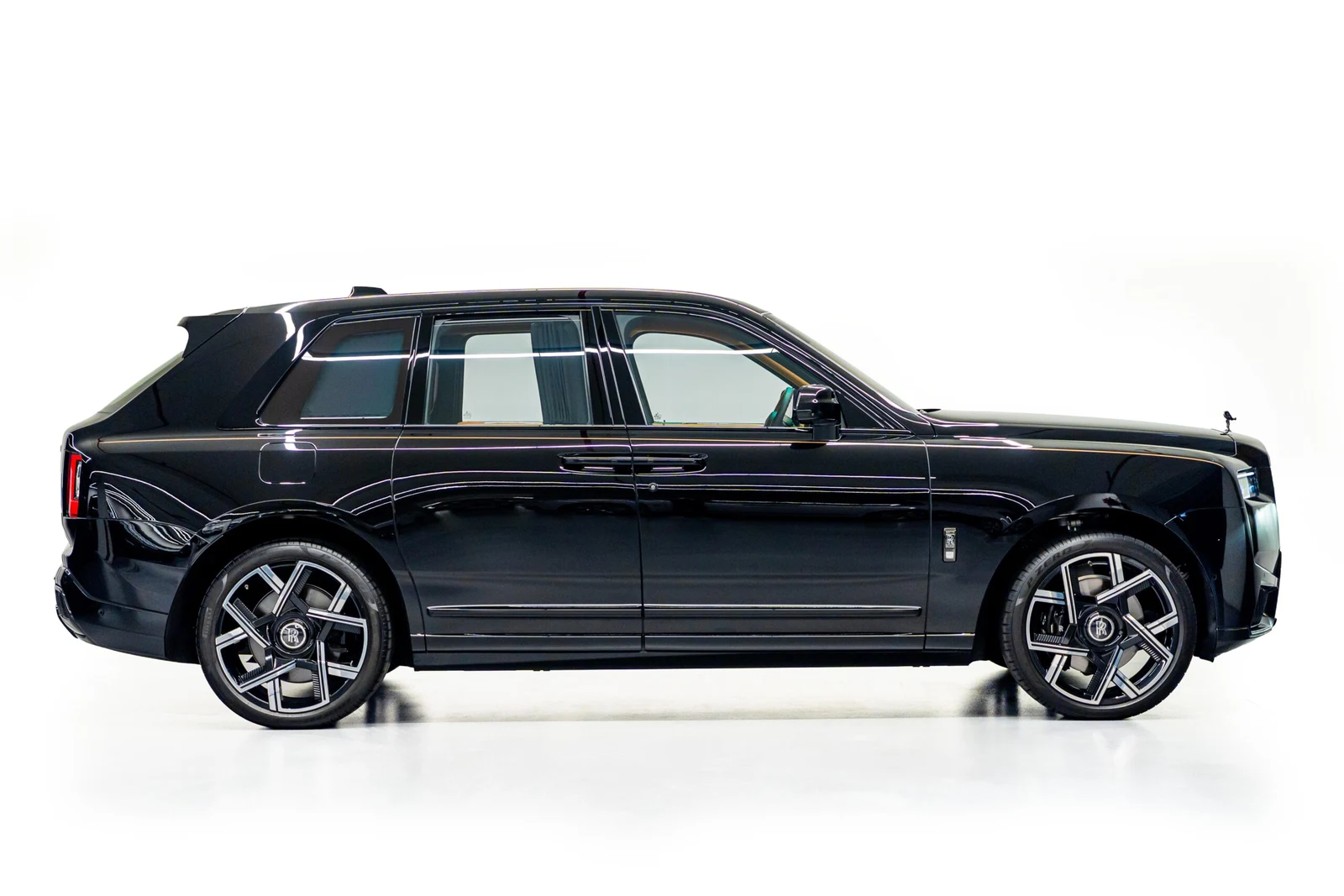 2025 Rolls-Royce Cullinan Black Badge Series II, 4/10