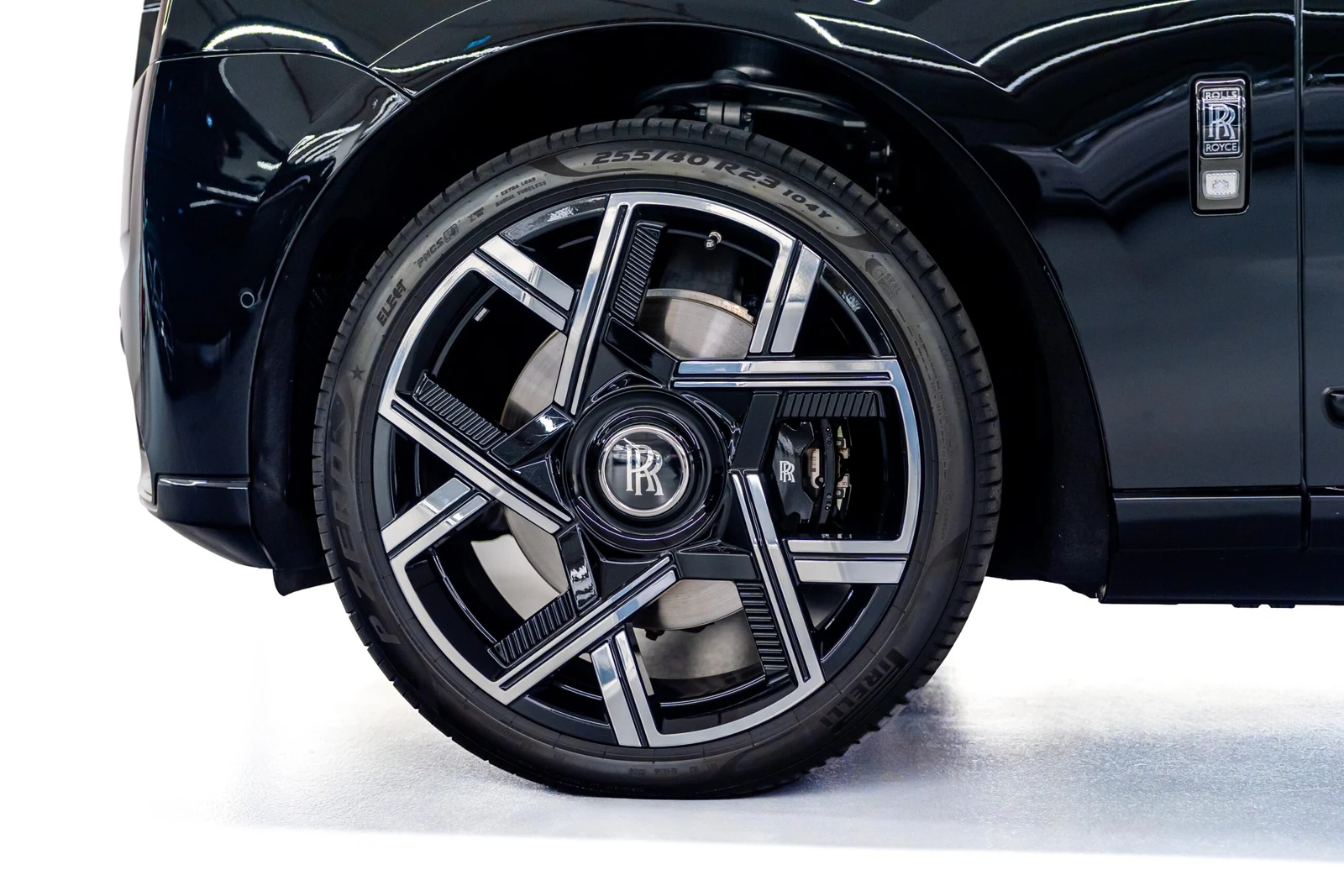 2025 Rolls-Royce Cullinan Black Badge Series II, 7/10