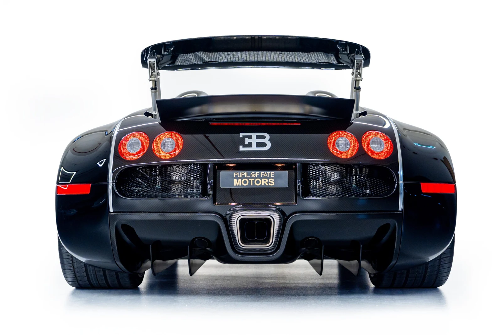 2008 Bugatti Veyron Sang Noir, 7/10